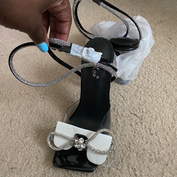 Heels - Picture 2 of 3